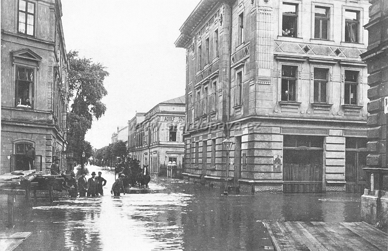 1903 (9).jpg - Křižovatka ulic Nákládní a Pekařská v roce 1903